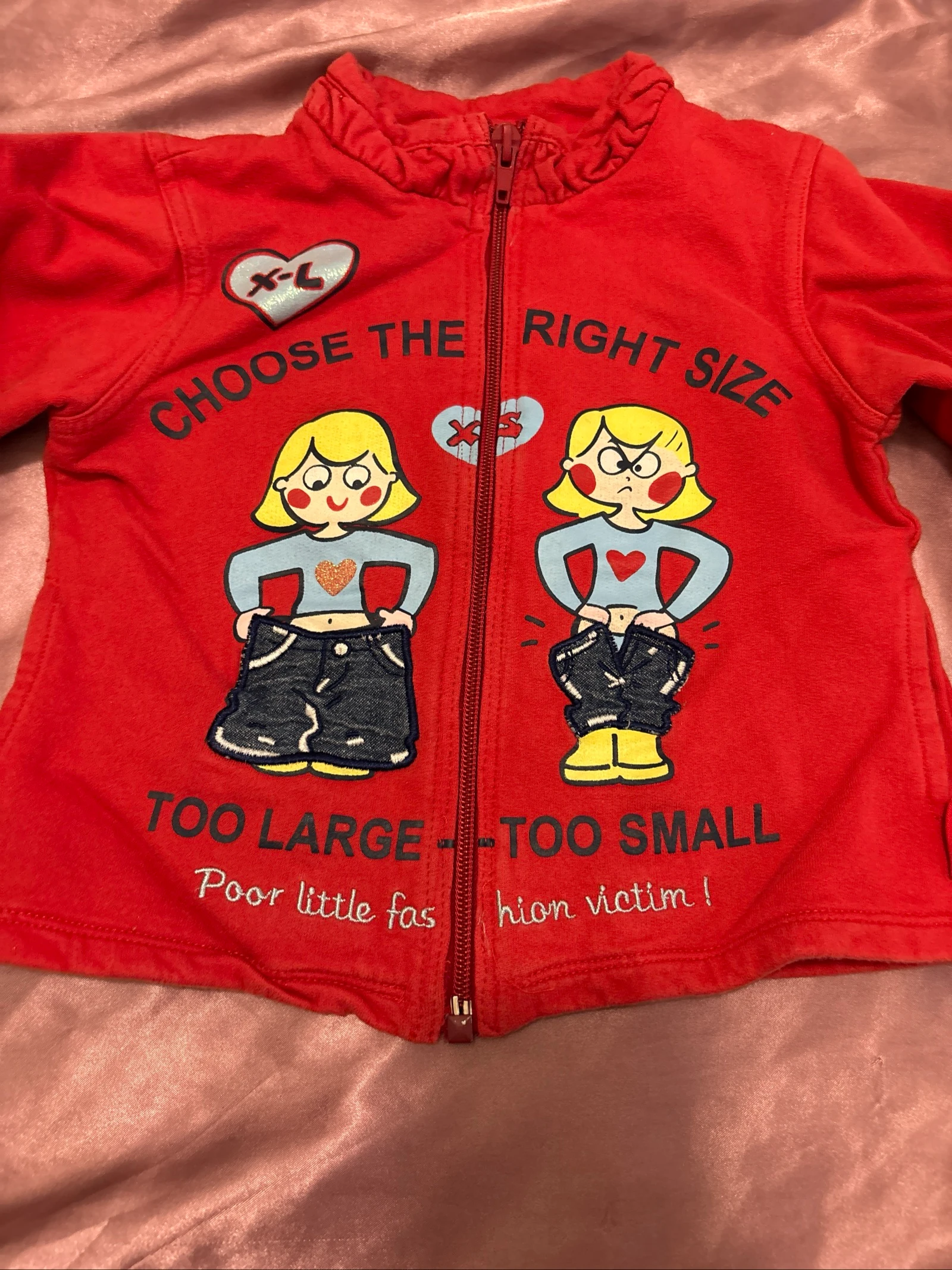 Rood kinderkapsel met rits en grappige print – photo 3